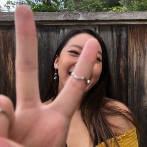 Meet your Posher, Emily